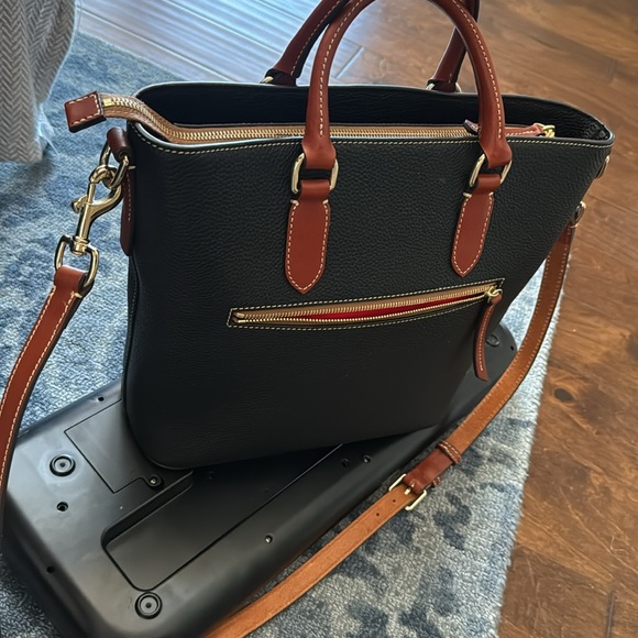Dooney and Bourke Editors tote NWOT - Picture 4 of 9
